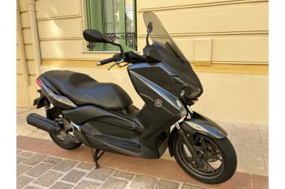 YAMAHA X-MAX 125