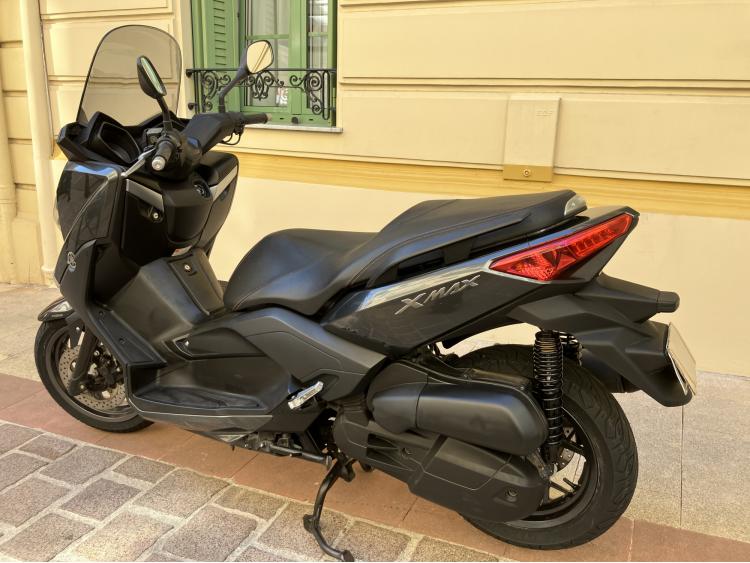 YAMAHA X-MAX 125 ABS